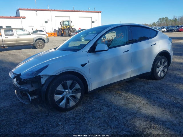 2024 TESLA MODEL Y 7SAYGDED2RF010631 Photo 1