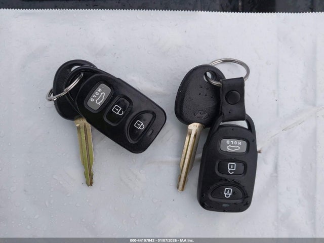 5NPD84LF7HH175667 Hyundai ELANTRA SE