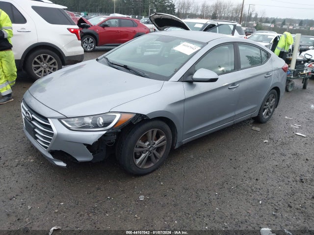 5NPD84LF7HH175667 Hyundai ELANTRA SE