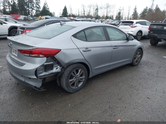 5NPD84LF7HH175667 Hyundai ELANTRA SE