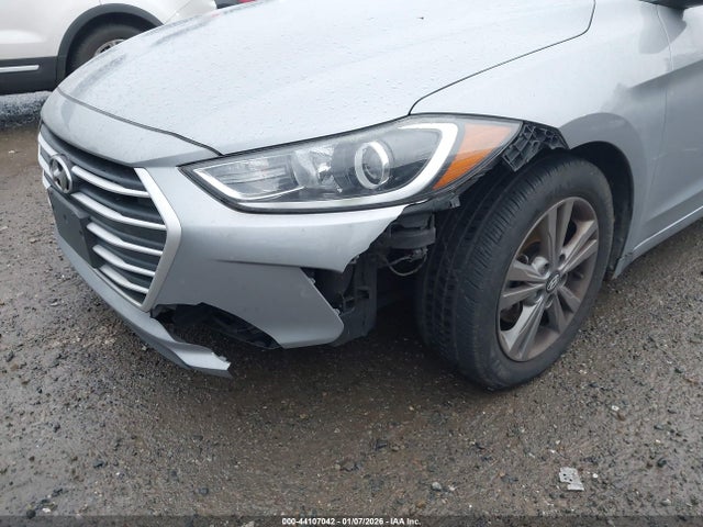 5NPD84LF7HH175667 Hyundai ELANTRA SE