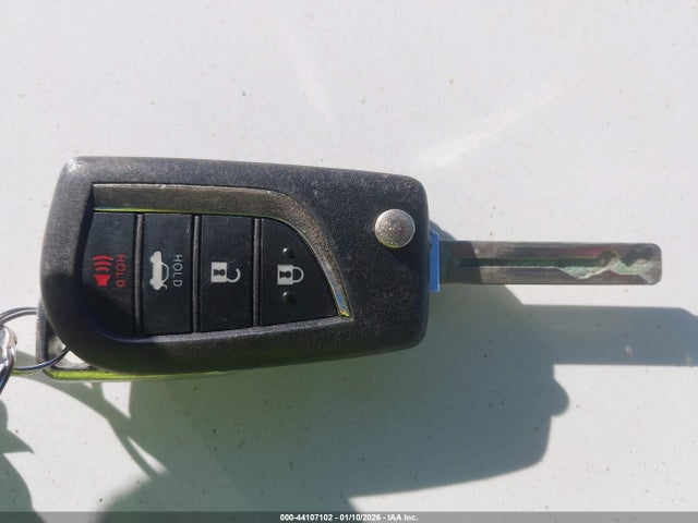 4T1G11AK9NU037996 Toyota CAMRY SE