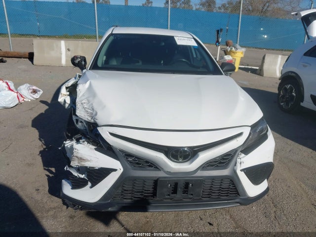 4T1G11AK9NU037996 Toyota CAMRY SE