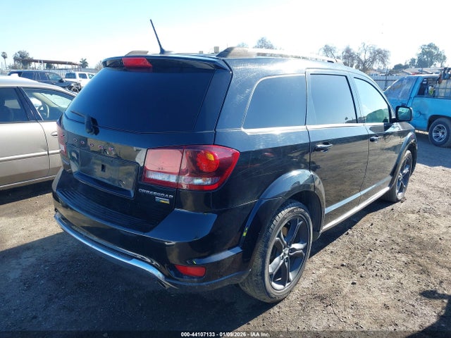 3C4PDCGG5JT370565 Dodge Journey Crossroad