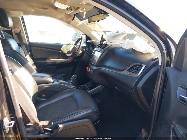 3C4PDCGG5JT370565 Dodge Journey Crossroad