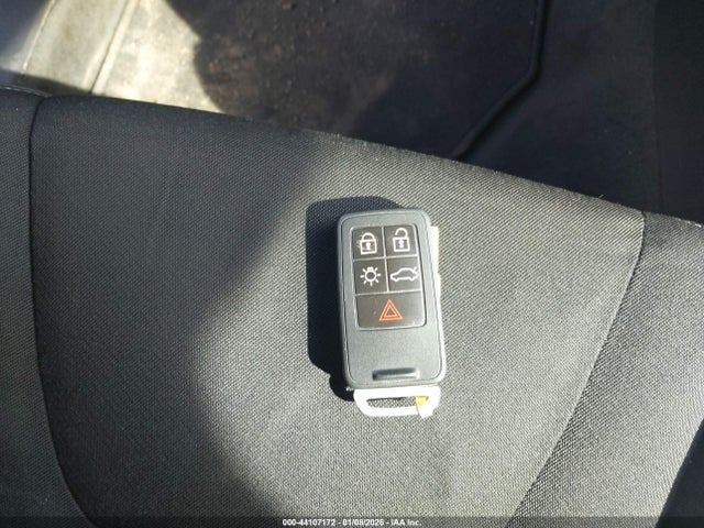 2017 VOLVO XC60 YV440MDJ2H2079597 Photo 10