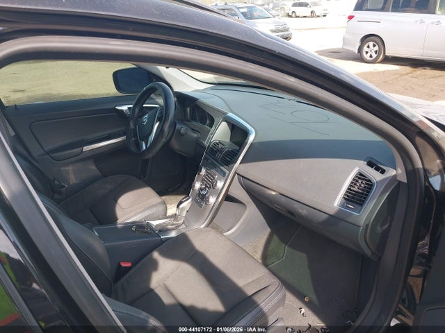 2017 VOLVO XC60 YV440MDJ2H2079597 Photo 4