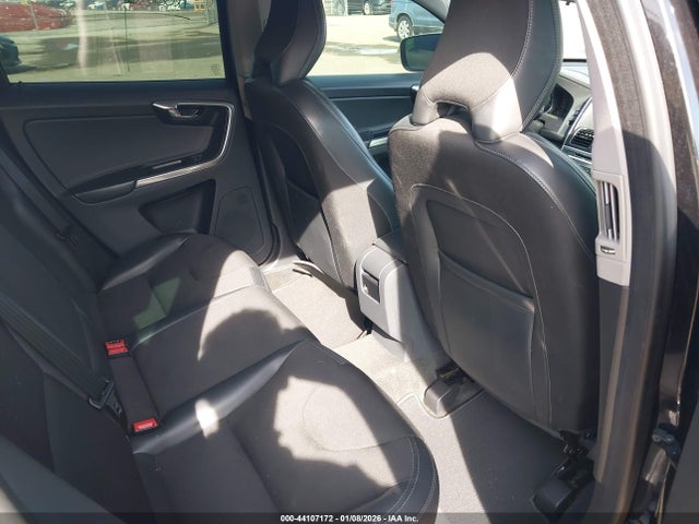 2017 VOLVO XC60 YV440MDJ2H2079597 Photo 7