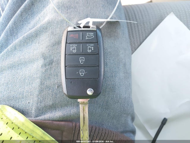 44107243 :رقم المزاد ، KNDMB5C12K6569509 vin ، 2019 Kia Sedona Lx مزاد بيع