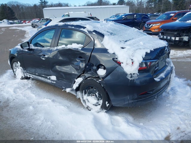 3MYDLBYV8KY522874 Toyota YARIS L