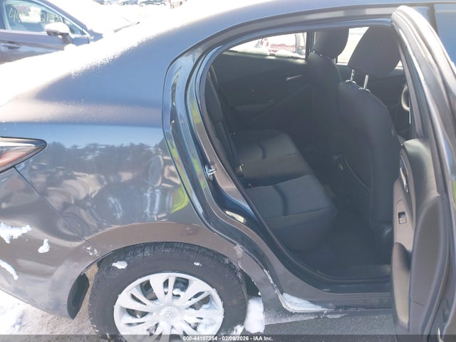 3MYDLBYV8KY522874 Toyota YARIS L