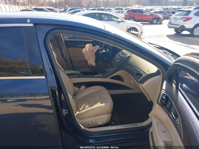 2017 LINCOLN MKZ 3LN6L5F98HR633616 Photo 4