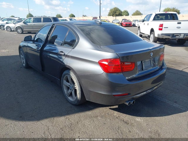 WBA3C1C54FK122887 BMW 328I