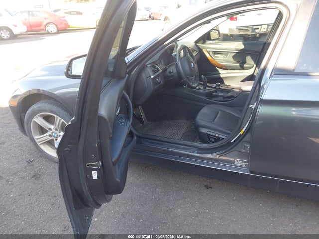 WBA3C1C54FK122887 BMW 328I