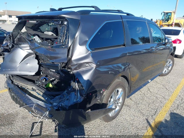 5TDJSKFC5SS200514 Toyota SIENNA XLE
