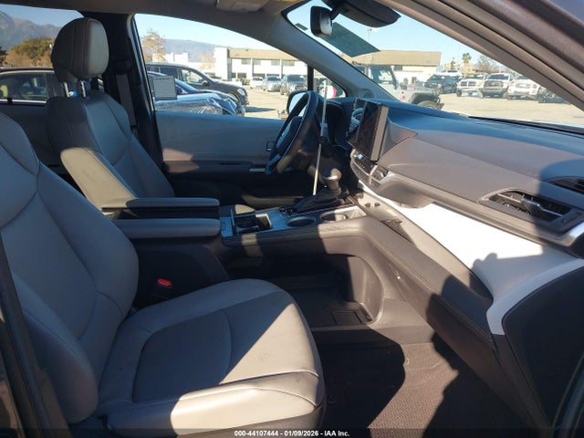 5TDJSKFC5SS200514 Toyota SIENNA XLE