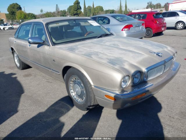 1998 JAGUAR XJ8 SAJKX6240WC813287