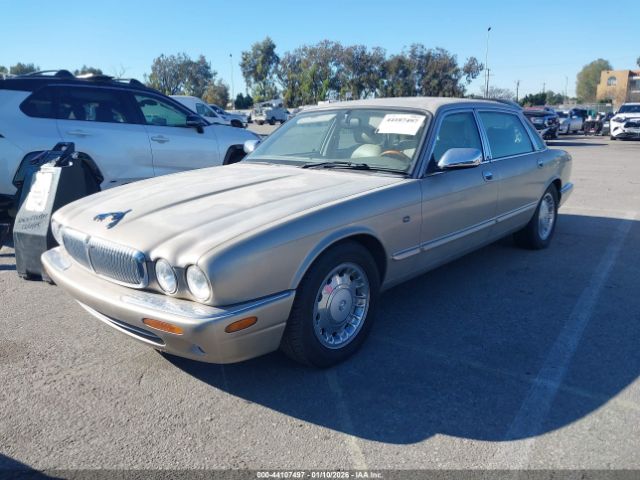 1998 JAGUAR XJ8 SAJKX6240WC813287 Photo 1