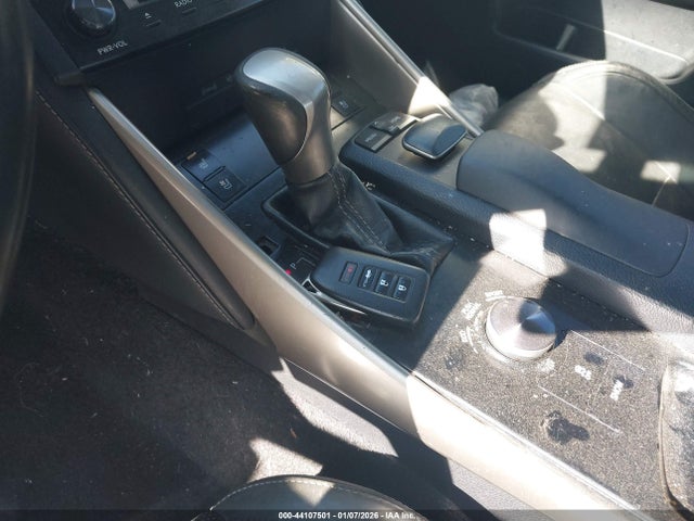Lexus IS 350 2014 JTHCE1D26E5000321 Image 11