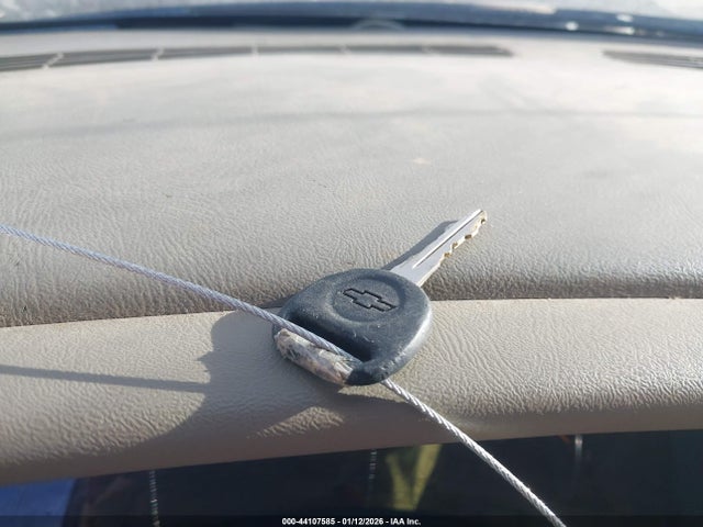 44107585 :رقم المزاد ، 3GNEC16Z75G226815 vin ، 2005 Chevrolet Suburban 1500 Lt مزاد بيع