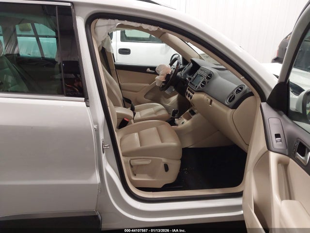 WVGBV7AX4GW506626 Volkswagen TIGUAN SE