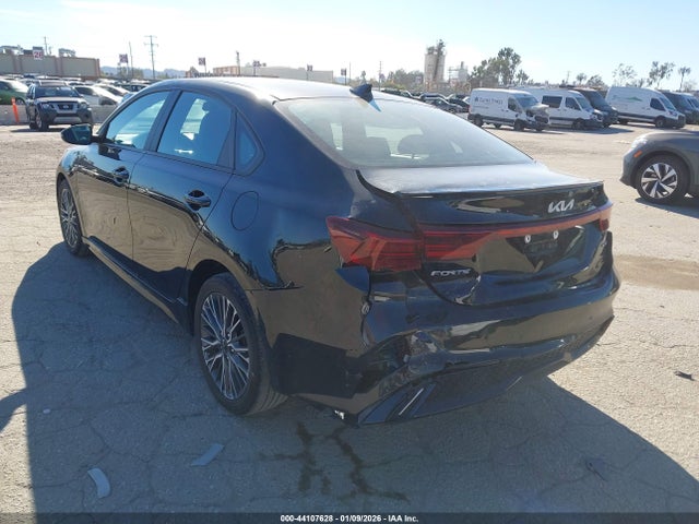 3KPF54AD3NE488430 KIA Forte Gt-line
