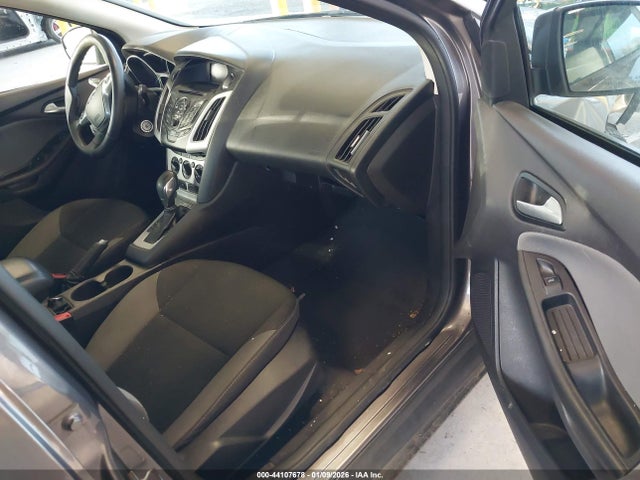 1FADP3F21EL389878 Ford FOCUS SE