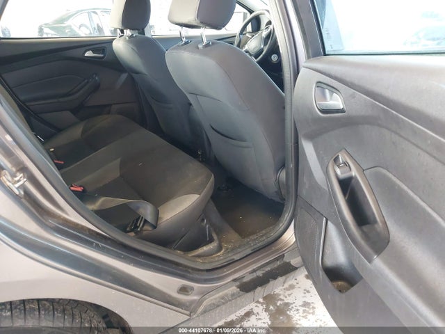 1FADP3F21EL389878 Ford FOCUS SE