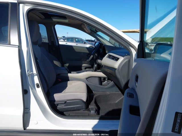 2018 HONDA HR-V 3CZRU5H57JM702172 Photo 4