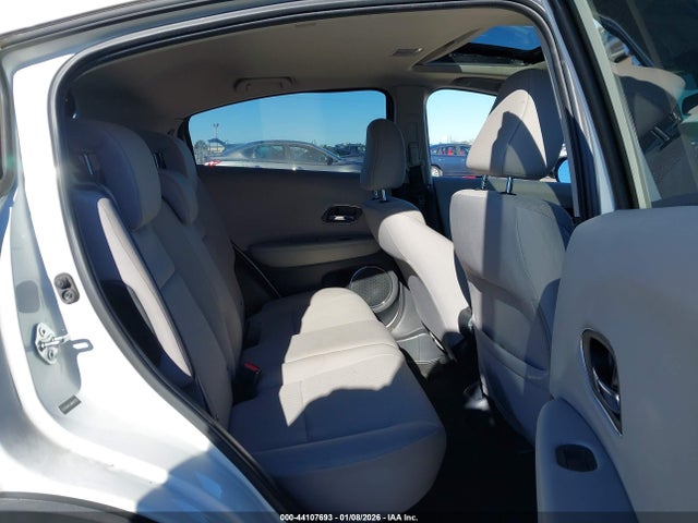 2018 HONDA HR-V 3CZRU5H57JM702172 Photo 7