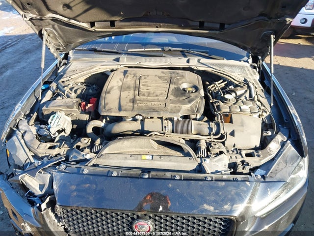 2018 JAGUAR XE SAJAK4GX6JCP36483 Photo 9