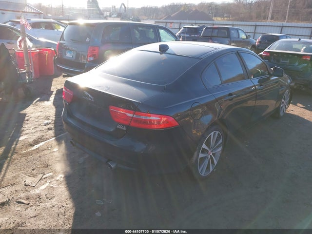 2018 JAGUAR XE SAJAK4GX6JCP36483 Photo 3