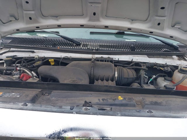 Ford E-450 Cutaway 2018 1FDXE4FS0JDC38338 Image 9