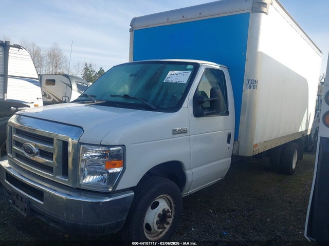 Ford E-450 Cutaway 2018 1FDXE4FS0JDC38338 Image 2