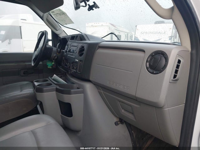 Ford E-450 Cutaway 2018 1FDXE4FS0JDC38338 Image 7