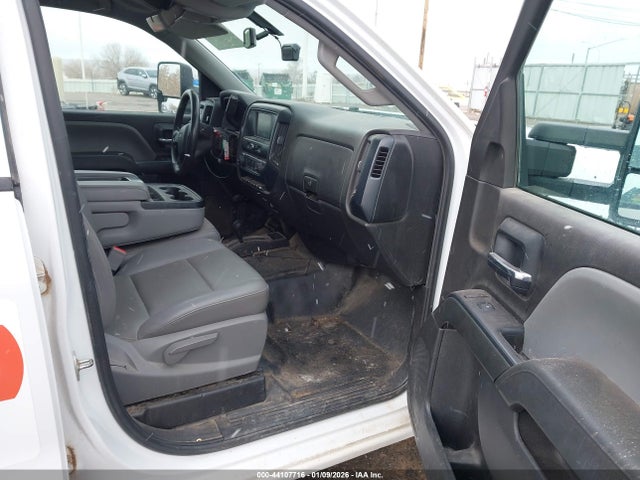 1GCVKNEC7JZ302401 Chevrolet Silverado 1500 Wt