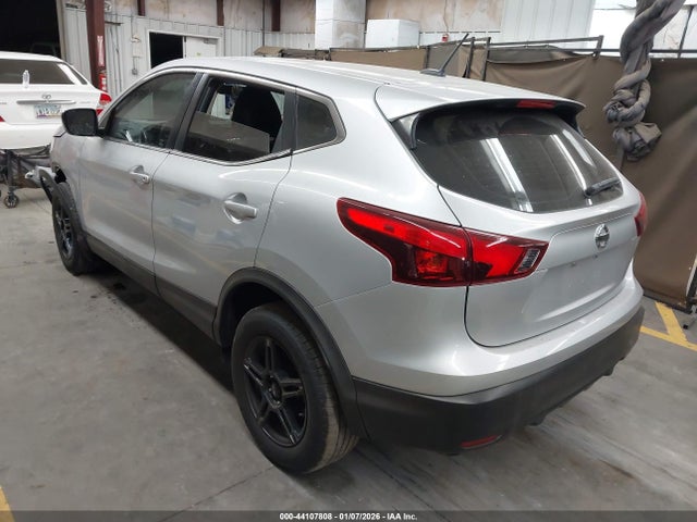 JN1BJ1CP5JW106594 Nissan Rogue Sport S