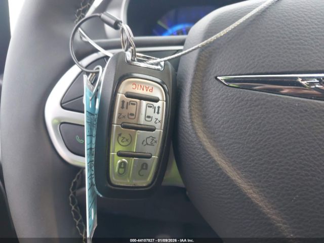 2025 CHRYSLER PACIFICA 2C4RC1BG6SR551539 Photo 10