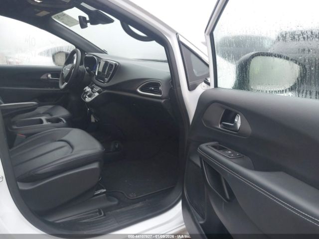 2025 CHRYSLER PACIFICA 2C4RC1BG6SR551539 Photo 4