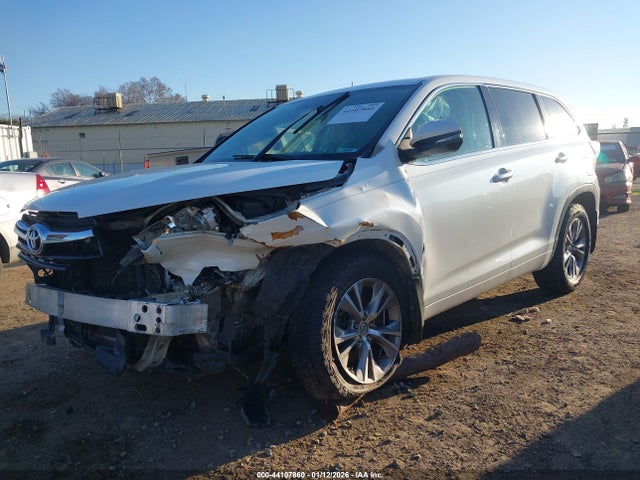 Toyota Highlander Le Plus V6 2015 5TDBKRFH6FS140967 Image 2