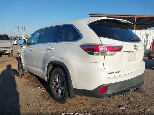 Toyota Highlander Le Plus V6 2015 5TDBKRFH6FS140967 Image 3