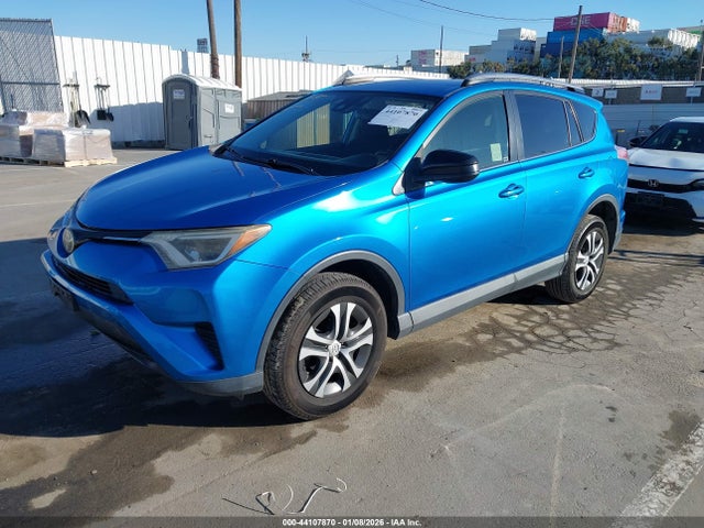 JTMZFREV9HJ101087 Toyota RAV4 LE