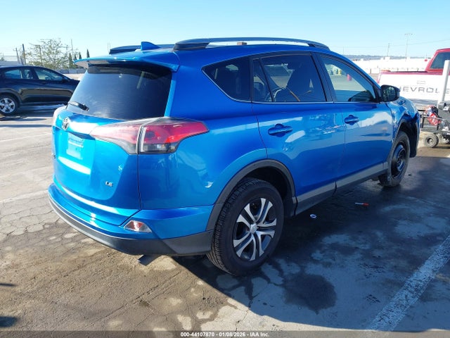 JTMZFREV9HJ101087 Toyota RAV4 LE