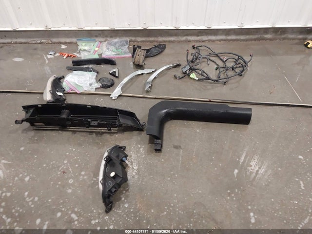 1C3CCCCG3FN568547 Chrysler 200 C