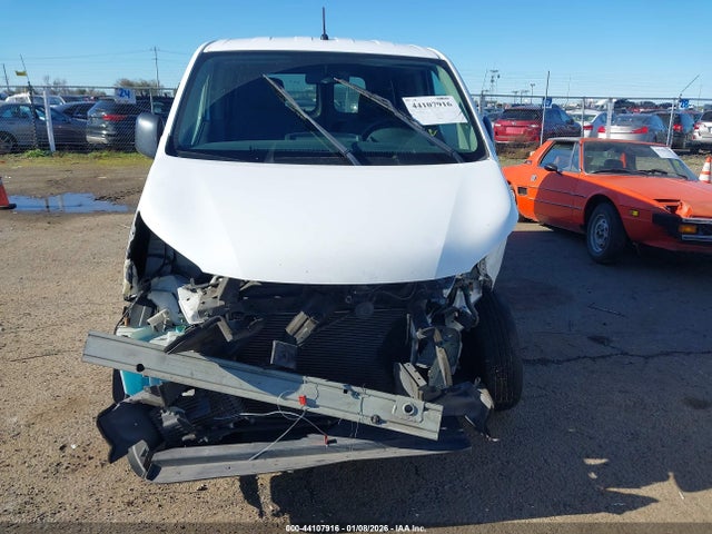 3N6CM0KN4GK690457 Nissan Nv200 S