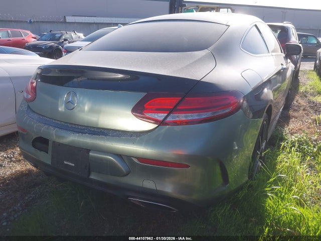 WDDWJ8DB1KF878155 Mercedes-Benz C 300