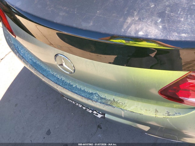 WDDWJ8DB1KF878155 Mercedes-Benz C 300