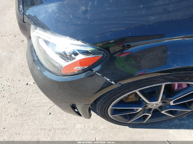 WDDWJ8DB1KF878155 Mercedes-Benz C 300