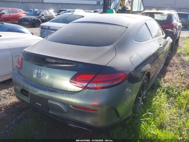WDDWJ8DB1KF878155 Mercedes-Benz C 300