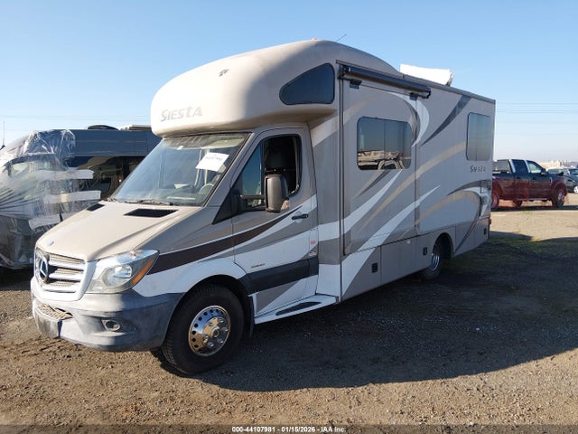 Thor Motor Coach Siesta 2016 WDAPF4CC9F9609332 Image 2